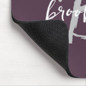 Trendy Plum Lila Grau White Script Monogram Mousepad (Ecke)