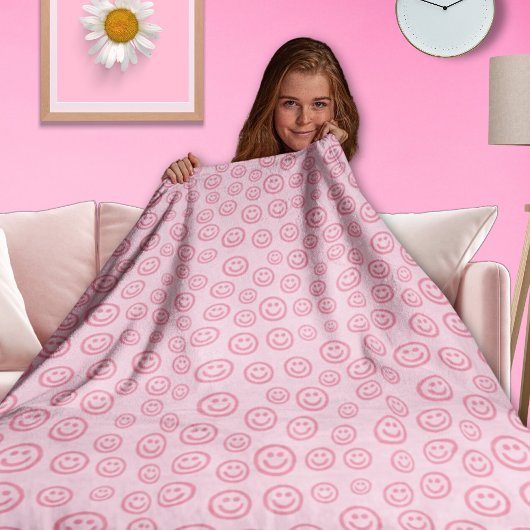 Trendy Preppy Smile Face Blanket Fleecedecke
