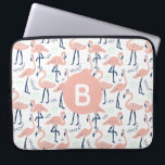 Trendy Princess Flamingo Muster Monogram Pink Laptopschutzhülle<br><div class="desc">Niedliche Flamingos mit Kronen Muster mit Monogramm Laptop-Hülle.</div>