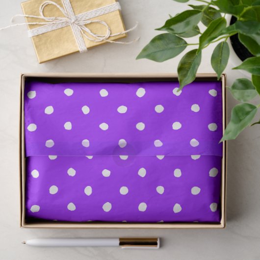 Trendy Purple With Irregular White Polka Dots Seidenpapier (Geschenk)