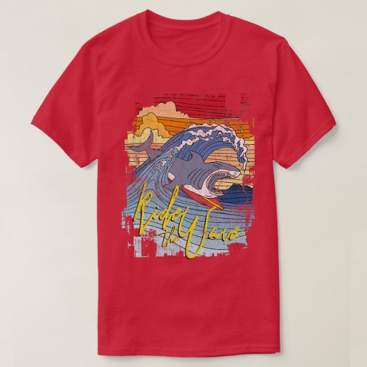 Trendy Rainbow Shark Graphic Ride The Wave T-Shirt (Design vorne)
