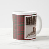 Trendy Red Plaid Rustic 2 Photo Christmas Gift Jumbo-Tasse (Vorderseite Rechts)