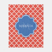 Trendy Red Quatrefolie Blue Monogram und Name Fleecedecke (Vorderseite)