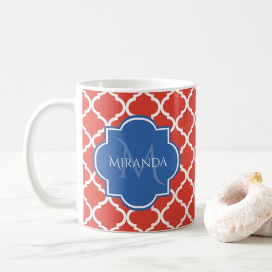 Trendy Red Quatrefolie Blue Monogram und Name Kaffeetasse (Mit Donut)