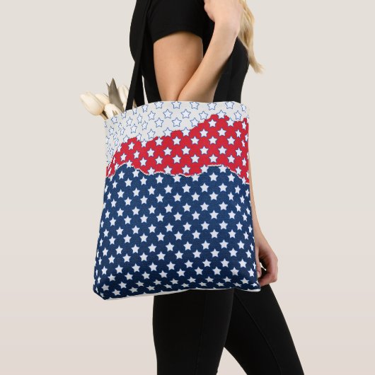 Trendy Red White & Blue Stars America Flag Muster Tasche (Von Nahem)