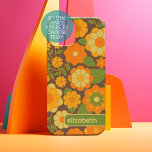 Trendy Retro Floral Pattern mit Namensblock iPhone 15 Hülle<br><div class="desc">Ein gewagtes, blumengeschmücktes Design mit farbenfrohen Farbtönen wie Gold, Orange und Grün, mit einem unterhaltsamen Farbblock, um Ihren Namen oder jeden Text hinzuzufügen. Die verrückte Blume hat eine Vielzahl von Farben. Sie können einen Namen, ein Monogramm oder einen anderen benutzerdefinierten Text hinzufügen. Wenn Sie die Kunst verschieben möchten, klicken Sie...</div>