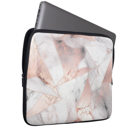 Trendy Rose Gold Geometric Marble Laptopschutzhülle (Vorne Rechts)