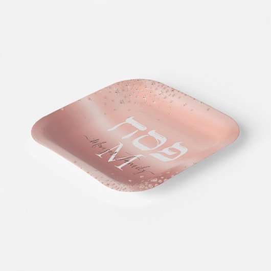 Trendy Rose Gold Glitzer Custom Monogram Passover Pappteller (Gewinkelt)