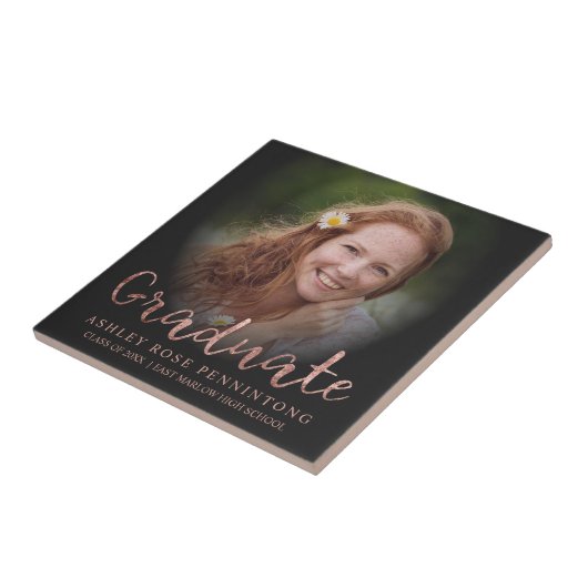 Trendy Rose Gold Graduate Modern Typografy Script Fliese (Seite)