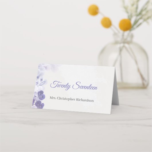 Trendy Rustic lila, staubblaue Blume Plac Platzkarte (Rückseite)