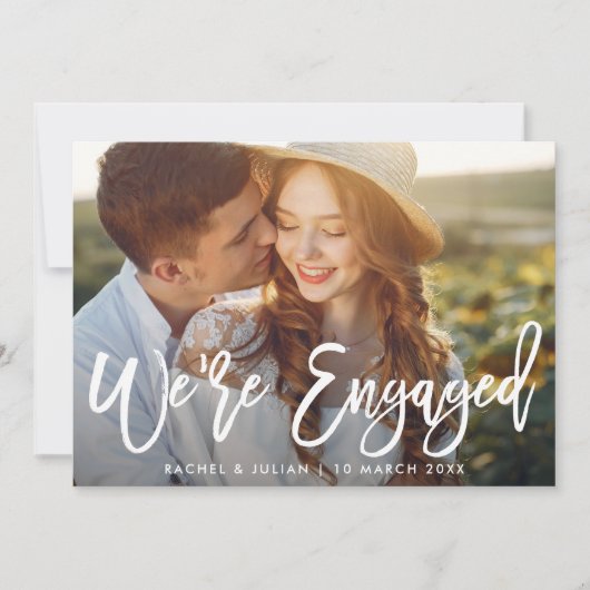 Trendy rustic script engagement party einladung (Vorderseite)