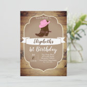 Trendy Rustic Western Cowgirl Boots Einladung (Stehend Vorderseite)