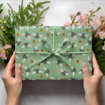 Trendy Sage Green Buzzing Honeybee für den Sommer Geschenkpapier<br><div class="desc">Erleben Sie die Schönheit der Natur mit unserem blühenden Honigbienenmuster, das von Nathalie Portet mit handgezeichnet Illustrationen illustriert wird. Vor einem modernen, schlaugrünen Hintergrund blühen die Blume des gelben Frühlings Cosmos, was eine fröhliche und skurrile Szene schafft. Ideal für Frühlings- und Sommergeburtstage, Naturliebhaber, Bienenliebhaber, Gärtner, Brautpartys und Babyduschen zum Thema...</div>