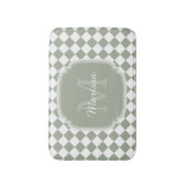 Trendy Sage Green Checked Mit Monogramm Name Badematte (Vorderseite Vertikal)