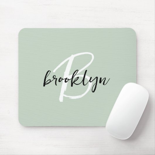 Trendy Sage Green Schwarz-weiß Script Monogram Mousepad (Mit Mouse)