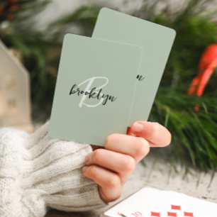 Trendy Sage Green Schwarz-weiß Script Monogram Spielkarten