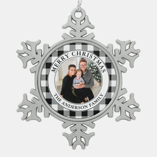 Trendy Schwarz und Weiß Kariert frohe Weihnachten Schneeflocken Zinn-Ornament (Vorderseite)