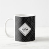 Trendy Schwarz-weiß tartan Personalize Monogram Kaffeetasse (Links)