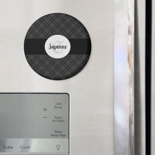 Trendy Schwarz-weiß tartan Personalize Monogram Magnet (In Situ (Kühlschrank))