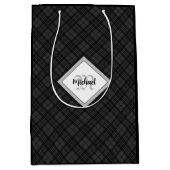 Trendy Schwarz-weiß tartan Personalize Monogram Mittlere Geschenktüte (Vorderseite)