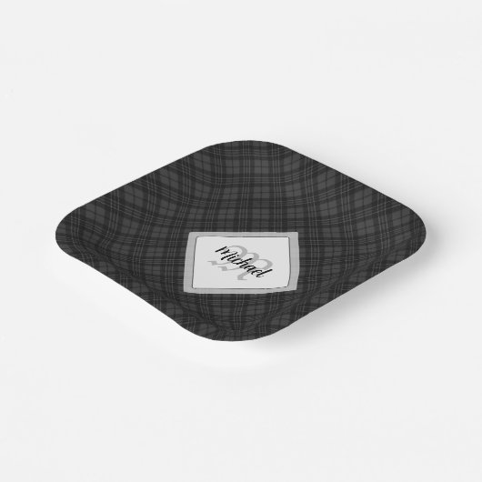 Trendy Schwarz-weiß tartan Personalize Monogram Pappteller (Gewinkelt)