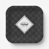 Trendy Schwarz-weiß tartan Personalize Monogram Pappteller (Vorderseite)