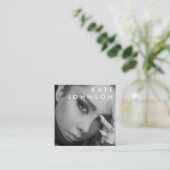 Trendy Schwarz-weißer QR-Code für Berufliches Foto Quadratische Visitenkarte (Stehend Vorderseite)