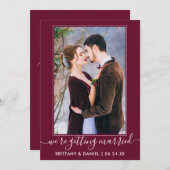 Trendy Script Getting Married Burgundy Save The Date (Vorne/Hinten)