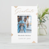 Trendy Script High School Senior Grad Ankündigung (Stehend Vorderseite)