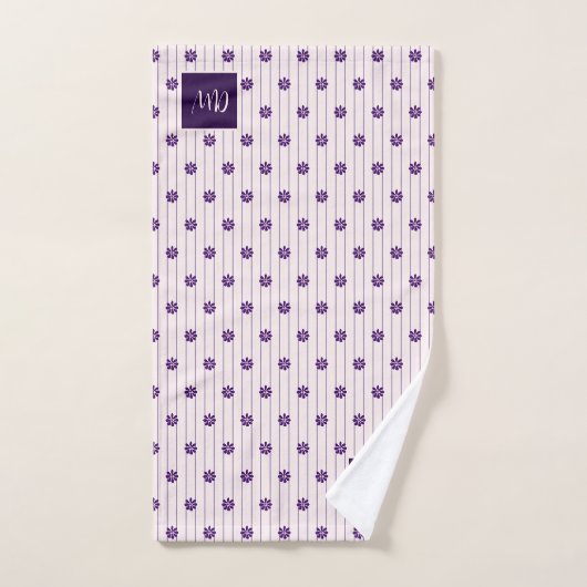 Trendy Script Initial Blume Blush Violet Striped Badhandtuch Set (Handtuch)