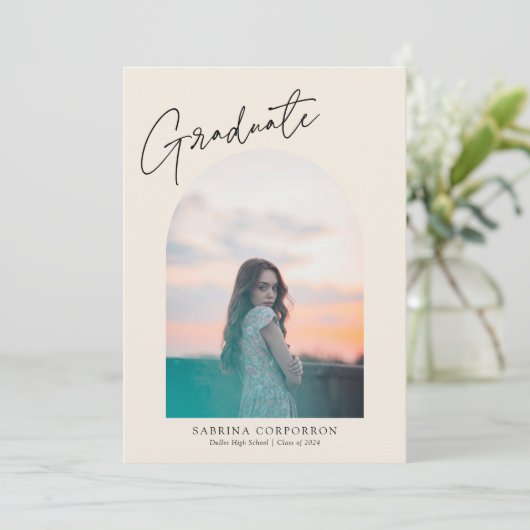 Trendy Script mit Arch Two Foto Abschluss Ankündigung (Stehend Vorderseite)