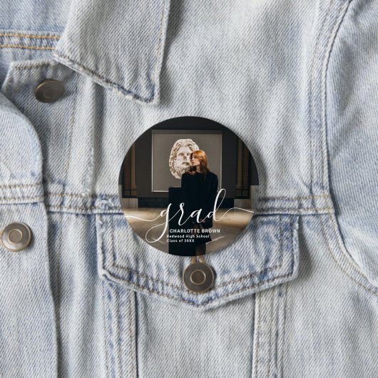 Trendy Script Modern Simple Graduation Photo Button (Beispiel)