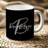 Trendy Script Monogram Schwarz-weiß Grau Kaffeetasse