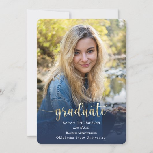 Trendy Script Navy Blue Foto Collage Abschluss Ankündigung (Vorderseite)