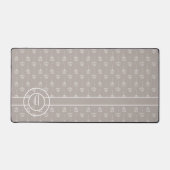 Trendy Seed Pod Pattern Monogram A Schreibtischunterlage (Vorderseite)
