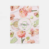 Trendy Shabby Chic Peonies and Macarons Set Fleecedecke (Vorderseite)