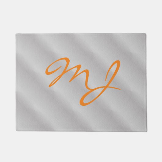 Trendy Silver Gray Orange Monogram Fußmatte (Vorderseite)