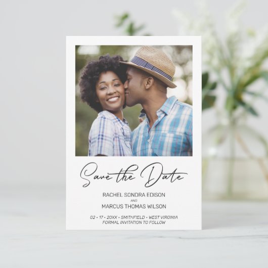 Trendy Simple Typografy Foto Instant Verlobung Save The Date (Stehend Vorderseite)