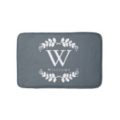 Trendy Slate Gray Monogram Badematte (Vorderseite)