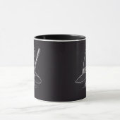 Trendy Spooky Halloween Hexenhut und Besen schwarz Tasse (Zentrum)