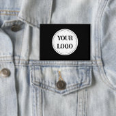 Trendy stilvoll und elegant mit Markenzeichen Button (Insitu)