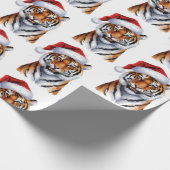 Trendy Tiger with Santa Hat Christmas Green        Geschenkpapier (Ecke)