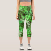 Trendy Tropical Palm Blätter Grünes Leaf Muster Capri Leggings (Vorderseite)
