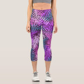 Trendy Tropical Palm Blätter Muster Lila Aquamarin Capri Leggings (Vorderseite)