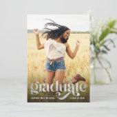 Trendy Typografie Silver Overlay Foto Grad Party Einladung (Stehend Vorderseite)
