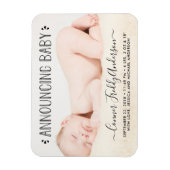 Trendy Typografy Foto Birth Ankündigung Magnet (Vertikal)