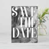 Trendy Typografy Overlay Text Foto Wedding Save The Date (Stehend Vorderseite)