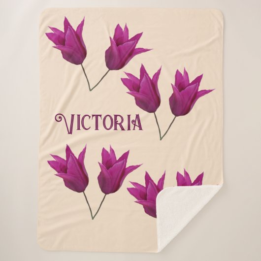Trendy Victoria Name Pink Tulpe Blume Decke Sherpadecke (Vorderseite)