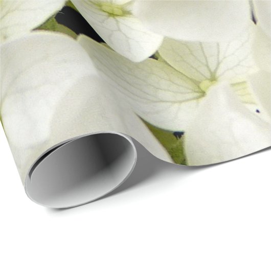 Trendy White Hydrangea Floral Geschenkpapier (Rolleneckpunkt)
