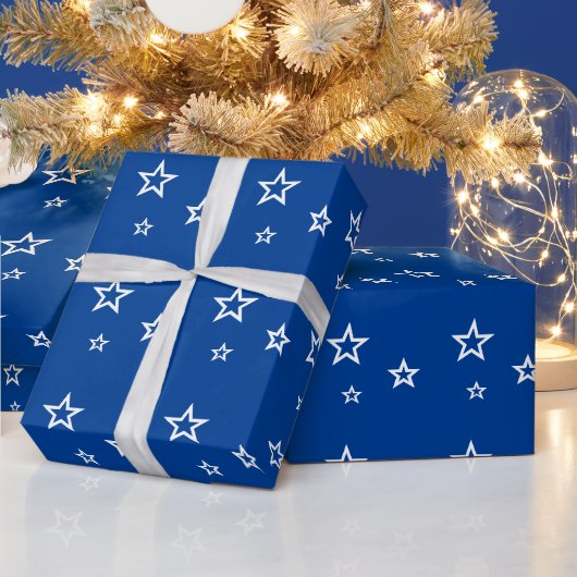 Trendy White Star Pattern Blue Geschenkpapier (Feiertage)